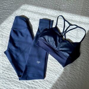 Alo Yoga Airlift Set
